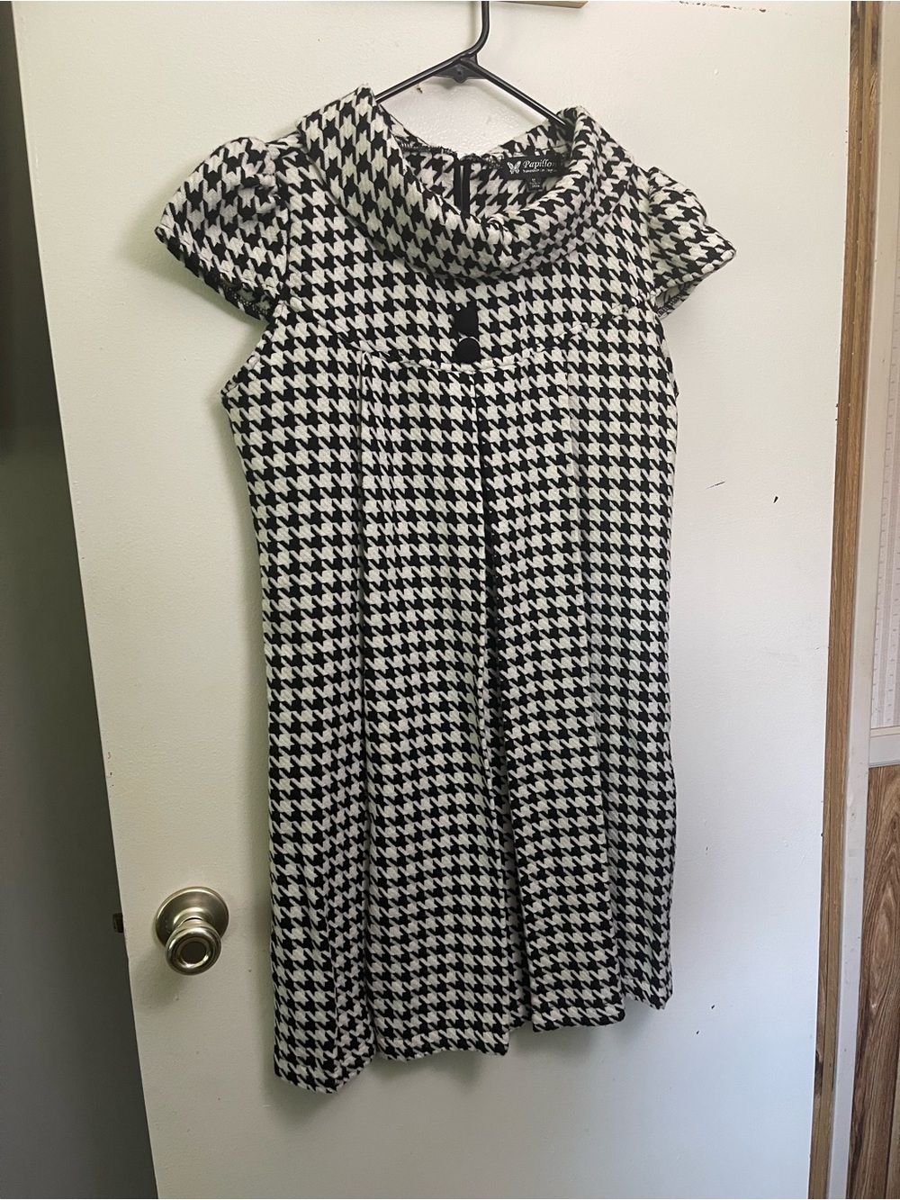 Papillon houndstooth knee length dress size medium, good condition